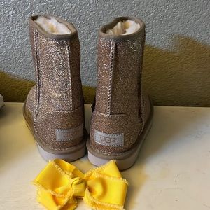 Ugg boots Girls Size 13 never worn